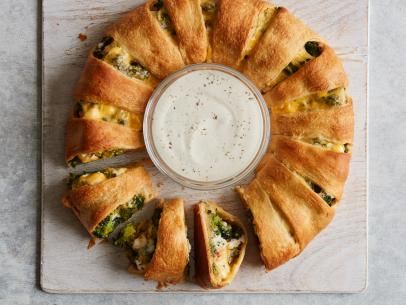 Broccoli Cheddar Crescent Ring Recipe | Food Network Kitchen | Food Network Best Broccoli Recipe, Broccoli Gratin, Cream Cheese Crescent Rolls, Cheese Crescent Rolls, Crescent Ring, Easy Meal Ideas, Crescent Roll Recipes, Crescent Dough, Crescent Roll Dough