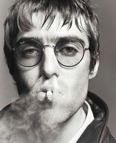 Oasis #liam #gallagher #oasis #cigarrette #smoke Liam Gallagher, Sunglasses, Black And White, Wall, White, Black