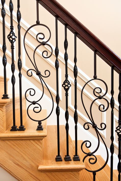 Staircase detail Staircase Railing Design Wrought Iron, House Railing, Stairs Railing Design, Railings For Stairs, Reling Design, سلالم حلزونية, Stair Railing Ideas, Staircase Detail, Iron Staircase Railing