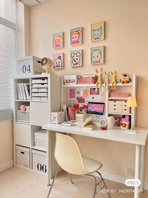 Meja Aestethic, Meja Belajar Ideas, Study Table Setup, Meja Aesthetic, Kids Room Desk, Study Desk Decor, White Room Decor, Study Decor, White Desk