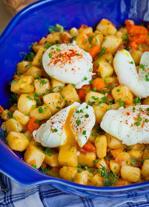 Favorite Ukrainian Dinner Recipes - Tatyanas Everyday Food Types Of Breakfast, Russian Breakfast, Dream Breakfast, Crispy Breakfast Potatoes, Potato Breakfast Recipes, Food Simple, Fresh Meals, Breakfast And Brunch, Potatoes Carrots