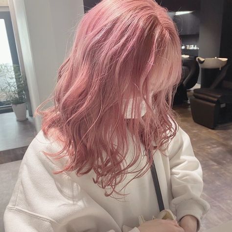 Light Pink Hair, Beige Hair, Shot Hair Styles, Hair Color Pink, Rose Gold Hair, Dye My Hair, Hair Dye Colors, Hair Inspo Color, Aesthetic Hair