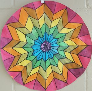 This is an awesome Art and Geometry cross-curricular lesson plan, complete with printable PDFs. Radial Balance Art Design, Balance Art Drawing Principles Of Design, Radial Balance Design, Radial Symmetry Design, Radial Design Art, Balance In Art, Concentric Design, Repetition Art, Spy Books