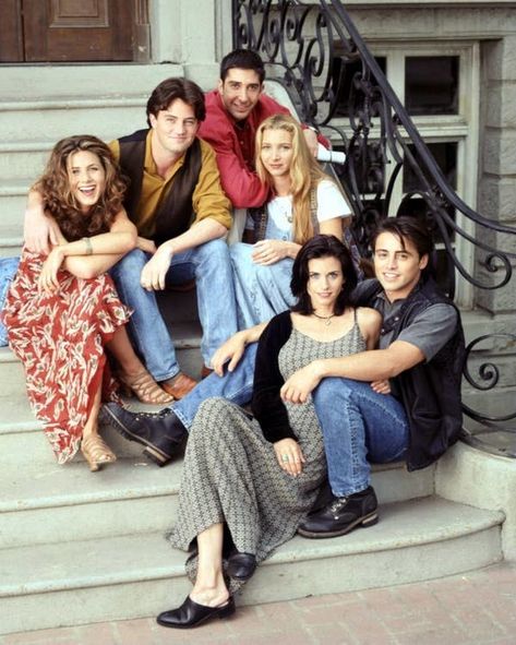 Friends (1994–2004) Friends Sitcom, Friends Scenes, Jenifer Aniston, Friends Episodes, Friends Poster, Friends Cast, Friends Tv Series, Friends Moments, Phoebe Buffay