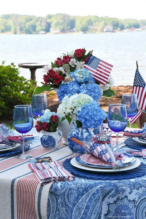 Fourth Of July Food Table Set Up, Classy 4th Of July Decorations, Classy Fourth Of July Decor, Classy 4th Of July Party, Patriotic Picnic Table, Classy Fourth Of July Party, Red White And Blue Event Decor, Fourth Of July Table Decor, Americana Tablescape