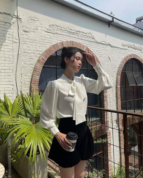 Silk Top Designs For Women, Office Wear Blouse Designs Latest, Bow Shirt Outfit, Bow Top Outfit, Tie Neck Blouse Outfit, Bow Blouse Outfit, Silk Top Designs, Neck Tie Outfit, Long Cuff Sleeves