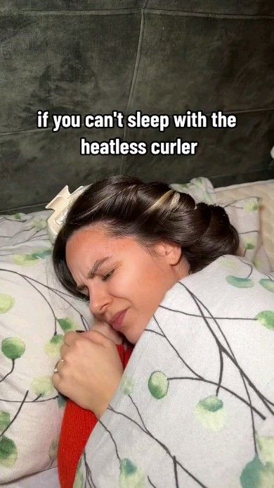 Hair care routinee | Can't you sleep with the heatless curler? then try this method. She is much more pleasant. All you need is a headband. #heatlesshairstyles... | Instagram How To Sleep With Heatless Curls, How To Wrap Your Hair At Night For Curls, Heatless Curls Short Hair, Sleep In Curlers, Curlers For Short Hair, How To Make Foam, Heatless Curler, Diy Hair Curlers, Heatless Waves