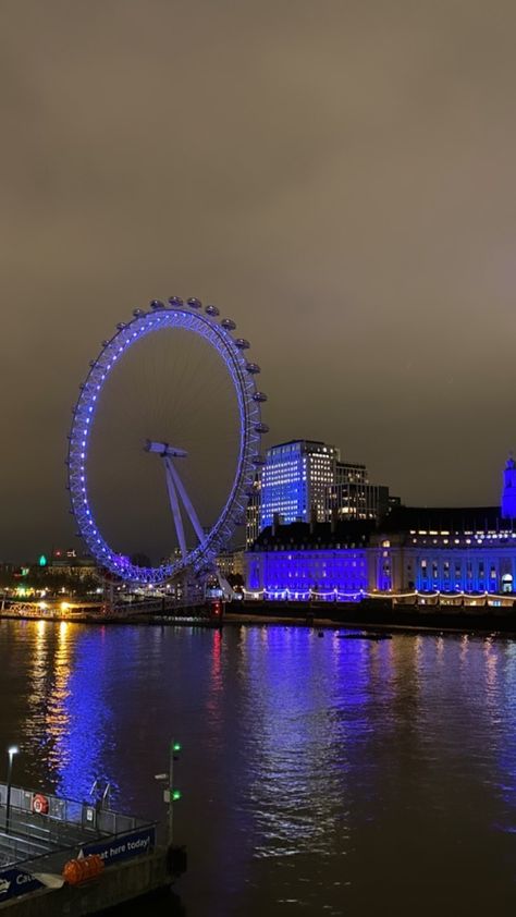 London Uk Photography, London In Night, Uk Wallpaper London, London Aethstetic, Pics Of London, London Eye Aesthetic, London Eye Night, London Snap, London Eye At Night