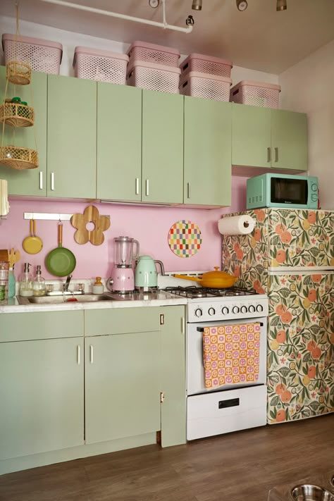 Funky Kitchen, Camper Reno, Colorful Room, Pastel Kitchen, Colorful Apartment, Dopamine Decor, House Makeover, Kitschy Kitchen, Pastel House