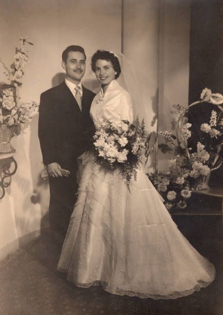 Vintage Bridal Fashion, Nostalgic Wedding, 1940s Wedding, Wedding Dress Alterations, Vintage Wedding Photos, Wedding Gowns Vintage, Vintage Bride, Vintage Bridal, Wedding Dresses Vintage