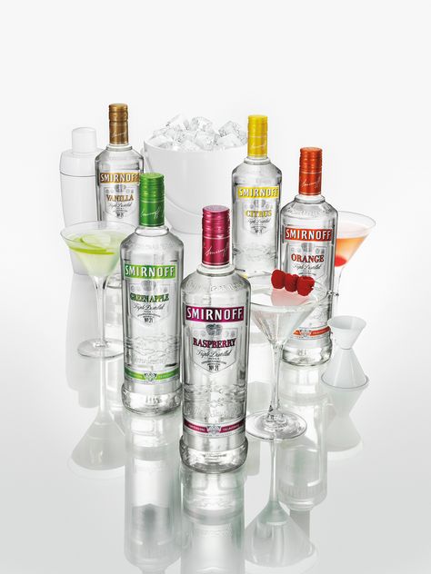 Smirnoff Vodka Cocktails, Smirnoff Aesthetic, Smirnoff Cocktails, Smirnoff Flavors, Smirnoff Green Apple, Smirnoff Cocktail, Smirnoff Raspberry, Usa Drinks, Tasty Cocktails