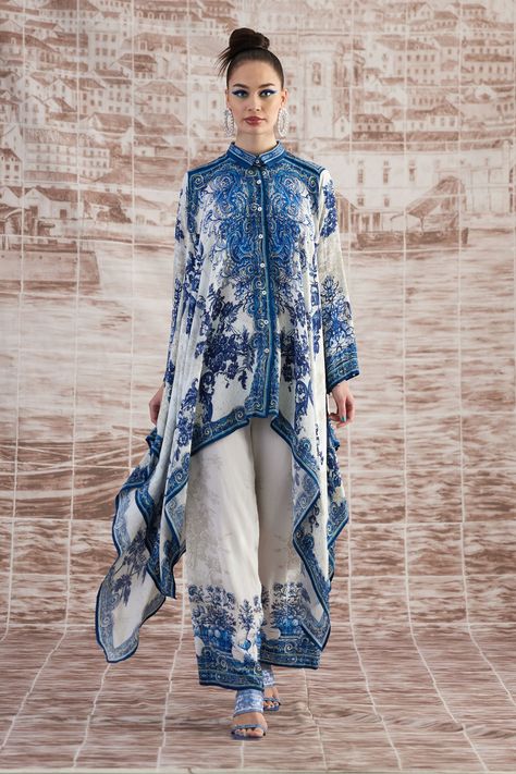 Shop for these amazing collections of White Silk Printed Baroque Collared Neck Shibani Kaftan Shirt For Women by Rajdeep Ranawat online at Aza Fashions. Kaftan Styles For Ladies, Kaftan Shirt, Rajdeep Ranawat, Stylish Kurtis Design, Kaftan Designs, Baroque Print, Batik Design, Dress Design Patterns, Silk Kaftan