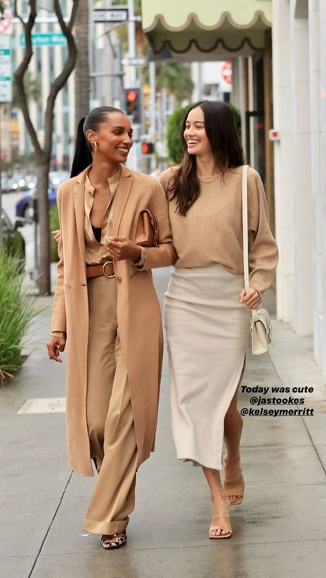 Minimalist Old Money Outfit, Fall Quiet Luxury, Jastookes Style, Quiet Luxury Fashion Fall 2023, Elegant Outfits For Women Classy, Kelsey Merritt Instagram, Monochromatic Outfit Neutral, Jasmine Tookes Style, Jasmin Tookes