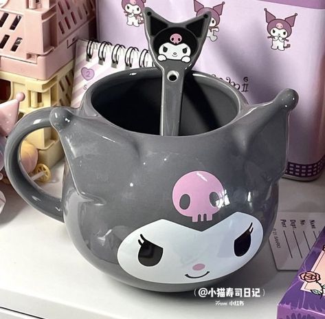 Kuromi Room, Kitty Clothes, Hello Kitty Clothes, Hello Kit, Hello Kitty Birthday, Hello Kitty My Melody, Cute Kitchen, Hello Kitty Pictures, Hello Kitty Items