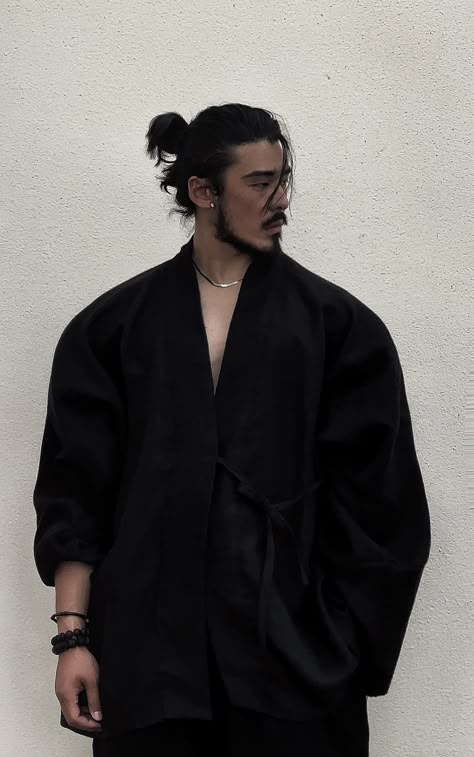 Square Face Hairstyles, Handsome Asian Men, Man Bun, Human Poses Reference, Tumblr Boys, Square Faces, Japanese Men, Goddess Braids, Male Portrait