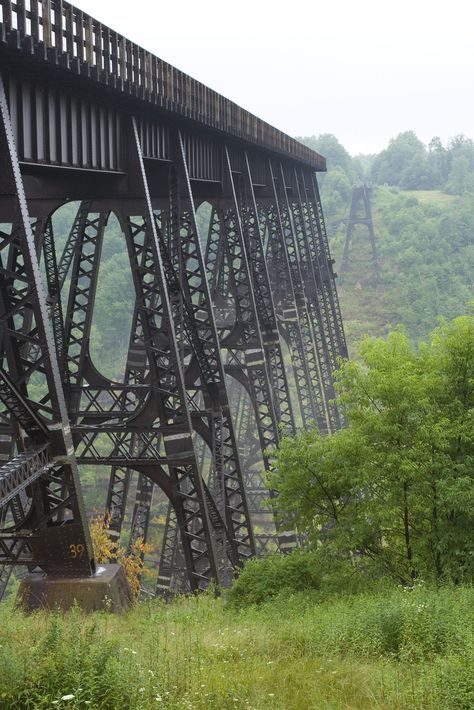 Pennsylvania Towns, Magic Places, Pennsylvania Travel, Railroad Bridge, Old Trains, Old Train, Historic Places, Beautiful Sights, Covered Bridges