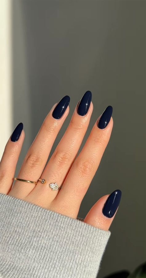 Dark Blue Nails, Kutek Disney, Hello Nails, Nail Colors Winter, Smink Inspiration, Makijaż Smokey Eye, Blue Nail, Classy Nails, Chic Nails