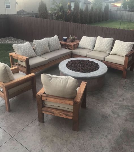 Wood Patio Furniture, Porch Furniture, Outdoor Furniture Plans, Diy Outdoor Decor, Diy Furniture Renovation, Patio Sectional, Backyard Living, Diy Home Furniture, Backyard Makeover