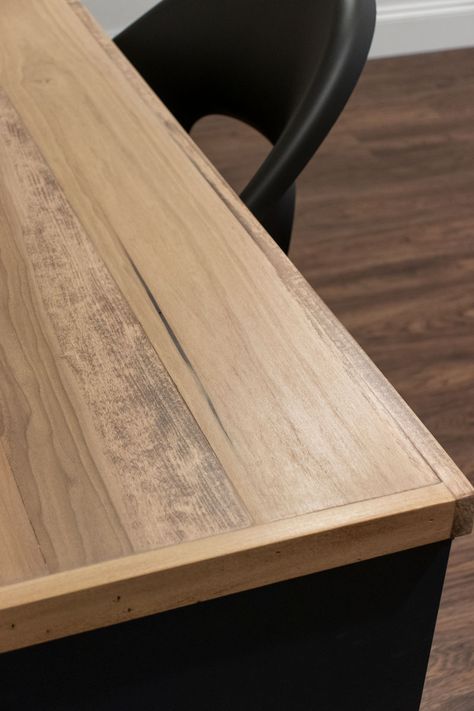 Office Table Top Design, Wood Desk Ideas, Diy Desk Top, Ikea Desk Top, Desk Top Ideas, Long Office Desk, Homeschool Desk, Ikea Drawer, Natural Wood Desk