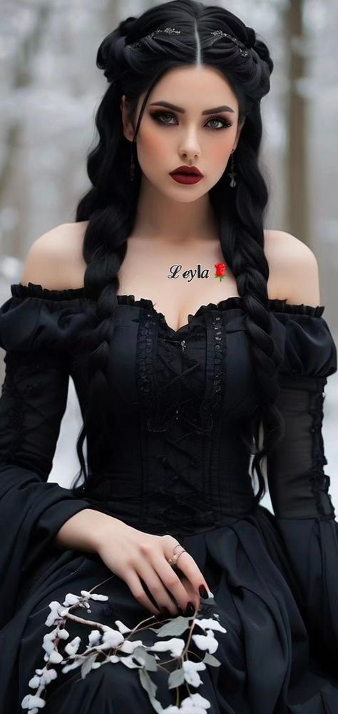 Vampire Girl Hairstyles, Gothic Bride Hairstyles, Gothic Bridal Hair, Victorian Makeup Gothic, Victorian Makeup Look, Vampire Hair Styles, Gothic Updo, Dark Wedding Hair, Gothic Wedding Hairstyles