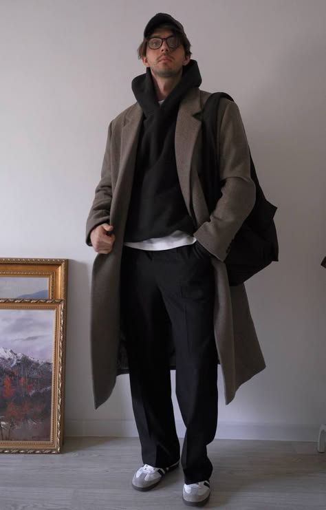 Long Coat Men Outfit, Men Long Coat Outfit, Winter Outfits Men 2024, Men Coat Outfit, Layering Outfits Men, Office Outfit Men, Coat Outfit Casual, Mantel Outfit, Long Coat Outfit