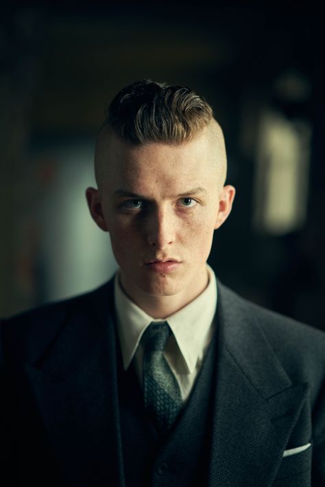 Finn Shelby (Harry Kirton) in Peaky Blinders Series 6 #finnshelby #peakyblinders #harrykirton Shelby Haircut, Shelby Aesthetic, Harry Kirton, Finn Shelby, Diana Mitford, Chicago Mafia, Finn Cole, Peaky Blinders Series, Peaky Blinders Characters