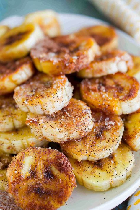 Green Tea Muffins, Cinnamon Bananas, Cooking Bananas, Banana Treats, Healthy Dessert Recipes Easy, Banana Fritters, Fried Bananas, Caramelized Bananas, Favorite Cookie Recipe