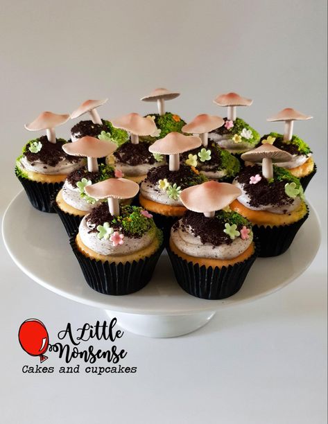 Fairytale Cupcakes, Mushroom Cupcakes, Mushroom Cake, Fairy Cupcakes, Fairy Food, Unique Cupcakes, Themed Desserts, Pretty Dessert, Cute Baking