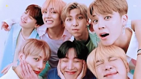 Bts Funny Face GIF - Bts FunnyFace BangtanBoys - Discover & Share GIFs Funny Face Gif, Gif Kpop, Jimin Gif, V Bts Wallpaper, Jim Carrey, Entertainment Weekly, Kate Winslet, Bts Group, Fan Fiction