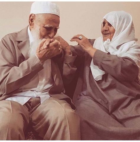 Image may contain: one or more people, people sitting and indoor Islam Marriage, Estilo Hijab, Flipagram Instagram, Muslim Images, Muslim Couple Photography, Muslim Family, Old Couples, Cute Muslim Couples, Love In Islam