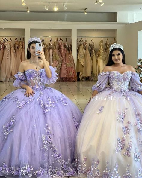 Purple And White Sweet 16 Dresses, White And Purple Quince Dress, Repunzel Quince Theme Dress, Tangled Prom Dress, Tangled Quinceanera Dress, Quinceanera Lavender, Purple Princess Aesthetic, Rapunzel Quinceanera, Tangled Quince