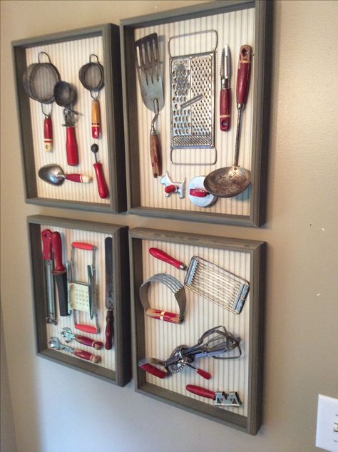 Vintage kitchen utensils displayed in a shadow box. I took the glass out of the shadow box frame and lined the back board with fabric. I used aluminum wire to affix the utensils to the board. Decorating With Instruments, Vintage Kitchen Tools, 3d Display, Vintage Kitchen Utensils, Kitchen Gear, S Table, Antique Tools, Antique Kitchen, Old Kitchen