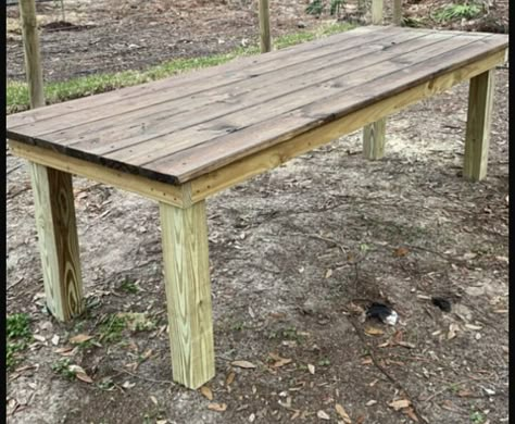 Today I wanted to share how my husband and I made our simple farmhouse diy outdoor table for our new outdoor space! We recently moved so we are starting over from scratch on all of our outdoor spaces! We needed this outdoor table on our new property! It’s easier than you think to create an outdoor table! SUPPLIES:1-4x4x12 for the legs-$186-1x6x8’s deck boards for the top-$333-2x4x10’s for the frame-$142.5 inch exterior screws-$5-had on handGloves-$5-had on handPaper Towels-$1-ha… 2x4 Outdoor Table, Easy Diy Patio Furniture, Diy Outdoor Dining Table, Outdoor Table Plans, Outdoor Farmhouse Table, Wooden Outdoor Table, Outdoor Wood Table, Inside Building, Wood Patio Table