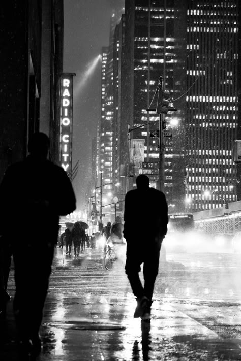 Radio City, New York City Photography London, New York Street Photography, Noir City, Noir Aesthetic, Neon Noir, Night Rain, Cyberpunk City, Radio City, City Night