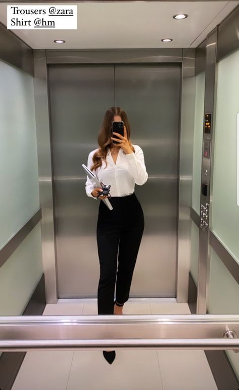 Classy Office Wear, Classy Office, Pencil Dresses, Fashionable Work Outfit, Graduate Degree, Business Outfits Women, Office Outfits Women, Business Casual Outfits For Work, Shorts Fashion