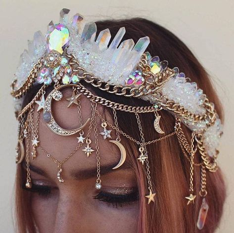 Rustic Wedding Decorations, Fest Outfits, Mermaid Crown, Diy Jewelry Inspiration, Crystal Crown, Head Piece, Fantasy Jewelry, Diy Schmuck, Diy Wedding Decorations