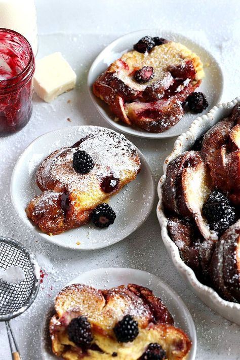 Mascarpone French Toast, French Toast Baked, Blackberry Mascarpone, Blackberry Preserves, French Toast Bake Overnight, Baked French Toast, Pane Dolce, Overnight French Toast, Summer Breakfast