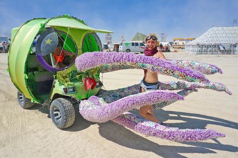 It looks like a squid, and it just may be a squid since it comes with its own ink. (Jeff Greenwald) Bm Art, Burning Man Images, Mutant Vehicles, Chattering Teeth, The Burning Man Festival, Retro Suitcase, Afrika Burn, Burning Man Art, Black Rock Desert