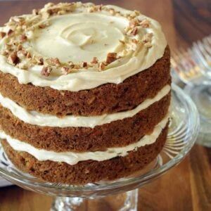 A Carrot Cake Without Pineapple: Ideal for a Celebration Carrot Cake Recipe No Pineapple, Carrot Cake Recipe Without Pineapple, Carrot Cake No Pineapple, Pecan Carrot Cake, Best Carrot Cake Recipe, Maple Buttercream, Cake Portions, Amazing Meals, Mixer Recipes