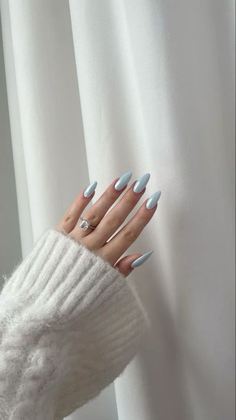 Baby Blue Pearl Nails, Light Blue Nails With Pearls, Blue Hailey Bieber Nails, Chrome Nails Designs Blue, Blue And Pearl Nails, Blue Nails Pearl, Pearled Nails, Light Blue Pearl Nails, Pearly Blue Nails