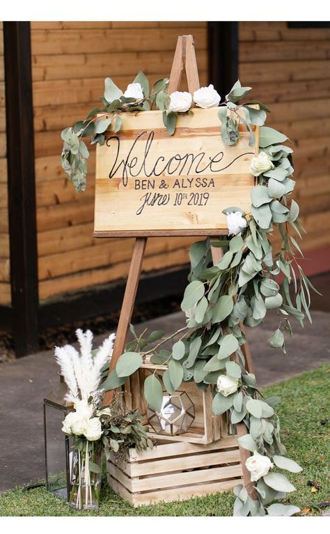 Welcome Wedding Sign, Sage Wedding, Sage Green Wedding, Outdoor Wedding Decorations, Home Decorating Ideas, Wedding Welcome Signs, Wedding In The Woods, Wedding Cake Designs, City Living