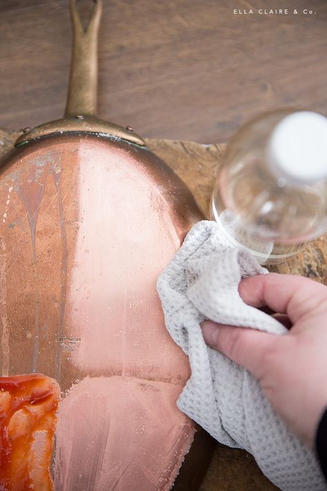 How To Keep Copper From Tarnishing, Home Cleaning Remedies, Copper Cleaner, How To Clean Copper, Copper Tub, How To Polish Copper, Baking Soda Cleaning, Copper Hardware, Diy Cleaning Solution