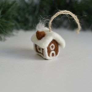 Tiny Felt Christmas Ornaments, Felt Ornaments Diy, Gift For Colleague, Needle Felted Ornaments, Friends Women, Felted Christmas, Christmas Gift For Family, Tree Toy, Small Christmas Tree