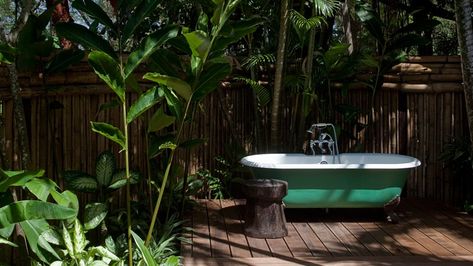 The World’s Best Outdoor Bathtubs - Outside Online Air Tub, Outdoor Bathtub, Outdoor Bathroom Design, Outdoor Tub, Outdoor Baths, Outdoor Bath, Ocho Rios, Outdoor Bathrooms, Whirlpool Bathtub