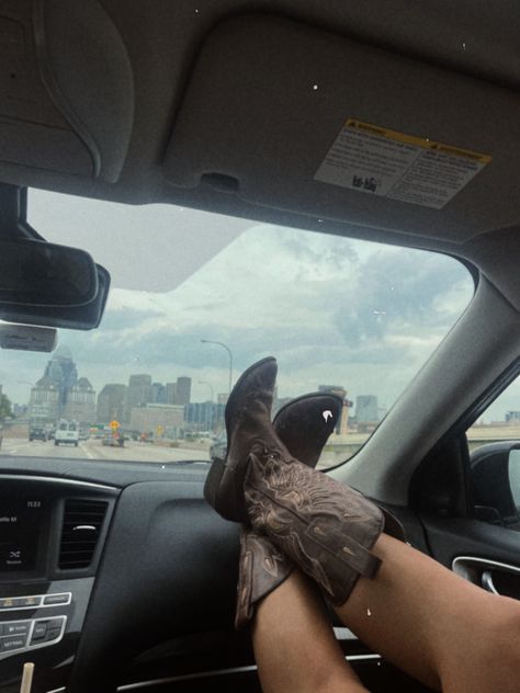 Nashville Aesthetic Country, Nashville Inspo Pics, Nashville Trip Aesthetic, Nashville Asethic, Nashville Instagram Pictures, Nashville Photo Ideas, Nashville Picture Ideas, Nashville Tennessee Aesthetic, Nashville Pics