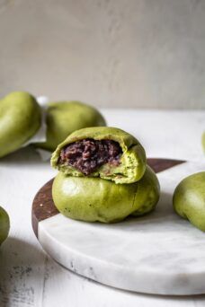 Adzuki Bean Recipe, Matcha Red Bean, Red Bean Dessert, Matcha Dessert Recipes, Red Beans Recipe, Desserts Japonais, Make Matcha, How To Make Matcha, Matcha Dessert