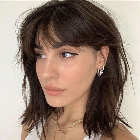 Brown Hair Inspo, Short Brown Hair, Wispy Bangs, Haircuts For Fine Hair, Short Hair With Bangs, Curtain Bangs, Grunge Hair, Cool Haircuts, Womens Haircuts