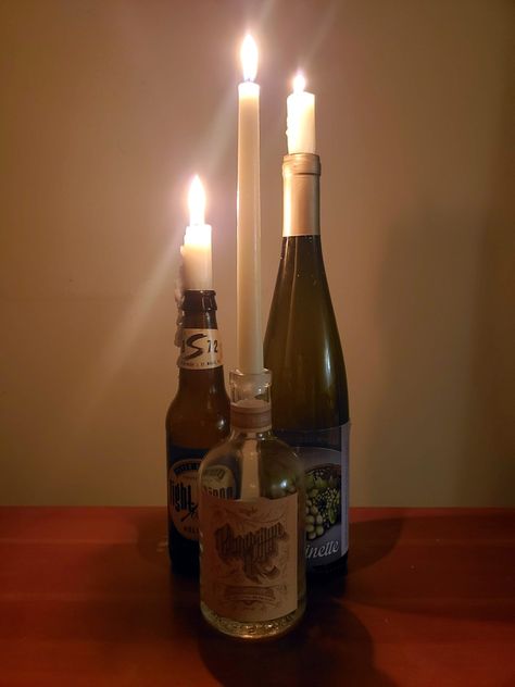 Candle In Glass Bottle, Bottles As Candle Holders, Long Candle Holder Diy, Candles From Wine Bottles, Long Candles Decoration, Candles In Glass Bottles, Beer Bottle Candle, Candle Bottle Ideas, Diy Long Candle Holders