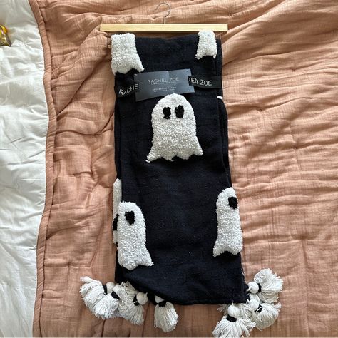 Homegoods Rachel Zoe Black Ghost Blanket Tiktok Viral Throw Halloween 50”X60” New With Tags! Fast Shipping! Rachel Zoe Ghost Blanket, Ghost Face Blanket, Halloween Blankets Aesthetic, Halloween Fuzzy Blanket, Ghost Blanket, Target Halloween Blankets, Black White Halloween, Black Ghost, Halloween Room