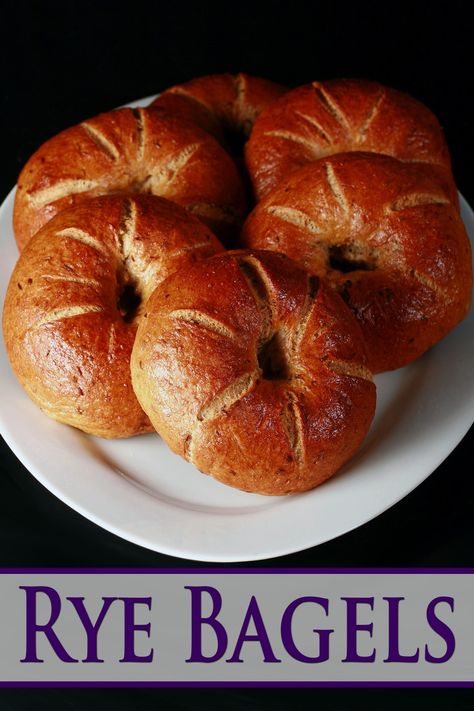 Rye Bagel Recipe, Rye Flour Recipes, Bagels Recipe Homemade, Rye Bagels, Savory Rolls, Bagel Recipes, Bagel Bakery, Bagel Recipe Easy, Bagels Recipe